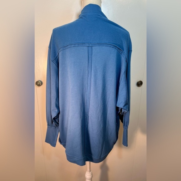 LuLa Roe NWT Blue Open-Front Fleece Jacket Women’s Size S Distressed - Picture 3 of 8